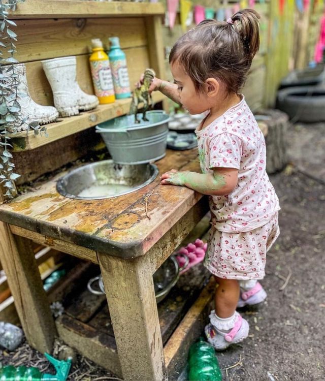 The Home of Mud Kitchens 🤩
.
There is no end to the fun children can have with there imagination, So why not encourage them with a Timber4Learning mud kitchen. 
.
All made with the highest graded Scandinavian Redwood, smooth & rounded on all edges. 
.
Buy online 👇🏻
www.Timber4Learning.com
(Link in bio) 
.
📧 👇🏻
sales@timber4learning.com
.
Drop us a dm for bespoke shapes and designs. 
.
.
#mudkitchen #woodenmudkitchen #mudfun #naturalresources #playoutside #exploringingoutside #roleplay #earlyyears #earlylearning #learnthroughplay #kidsplay #playmatters #finemotorskills #letthemplay #imaginativeplay #kidswhoexplore #sensoryplay #sensorylearning #sensoryfun  #independentplay #babysensoryplay #letthembekids #playislearning #outdoorplay #naturaltimber #timber4learning